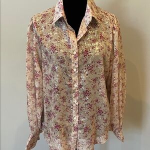 Floral  Women's Top with a shimmer accent new medium
